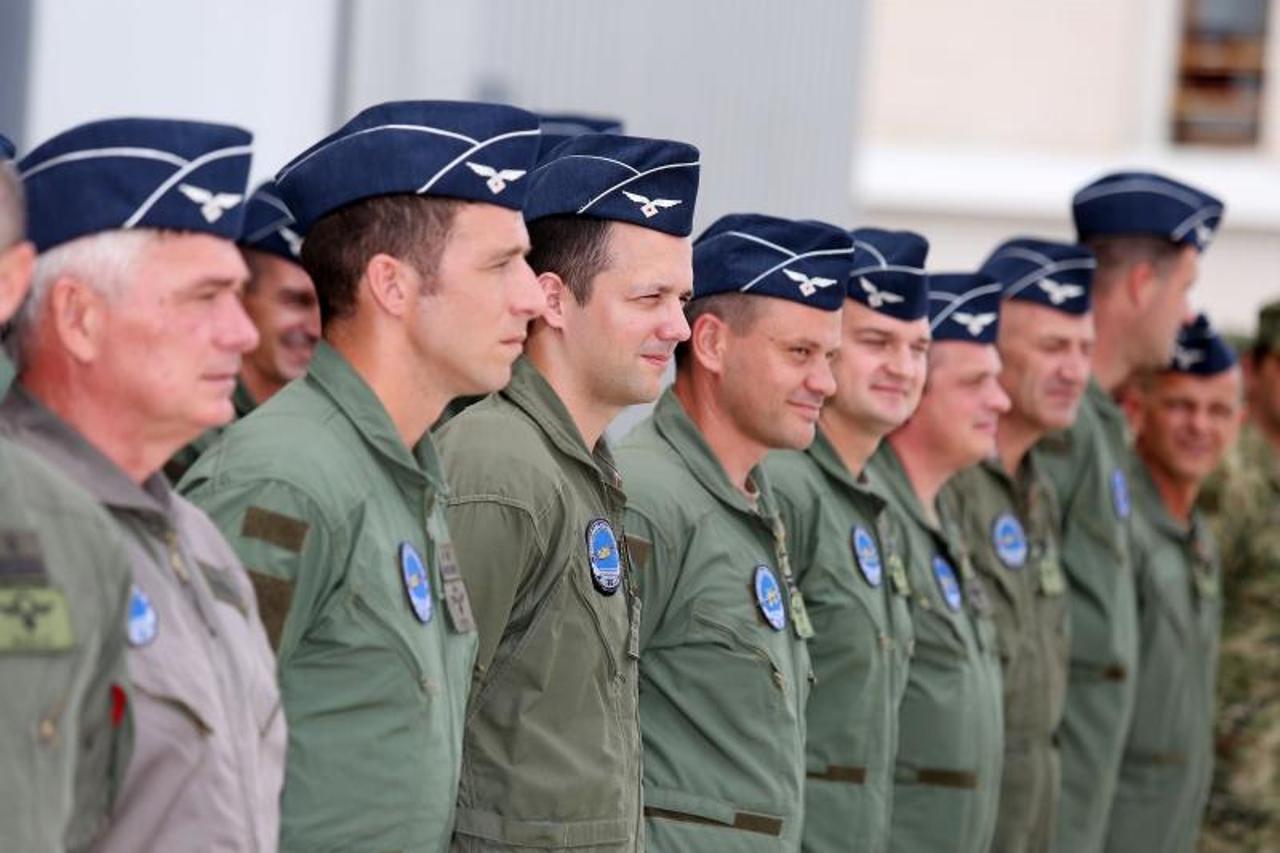 Plenković i Krstičević posjetili zračnu bazu Zemunik i protupožarnu eskadrilu