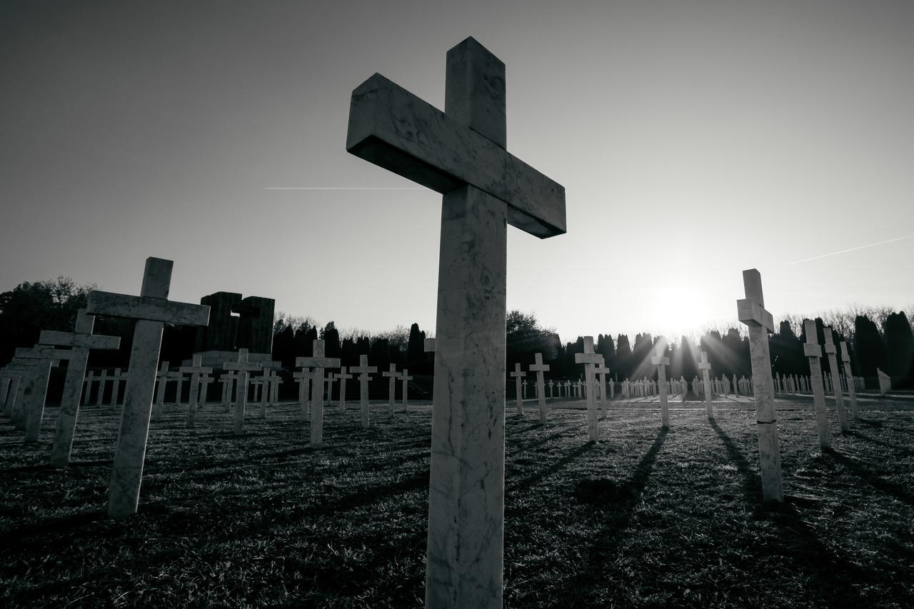 Memorijalno groblje žrtava iz Domovinskog rata u Vukovaru