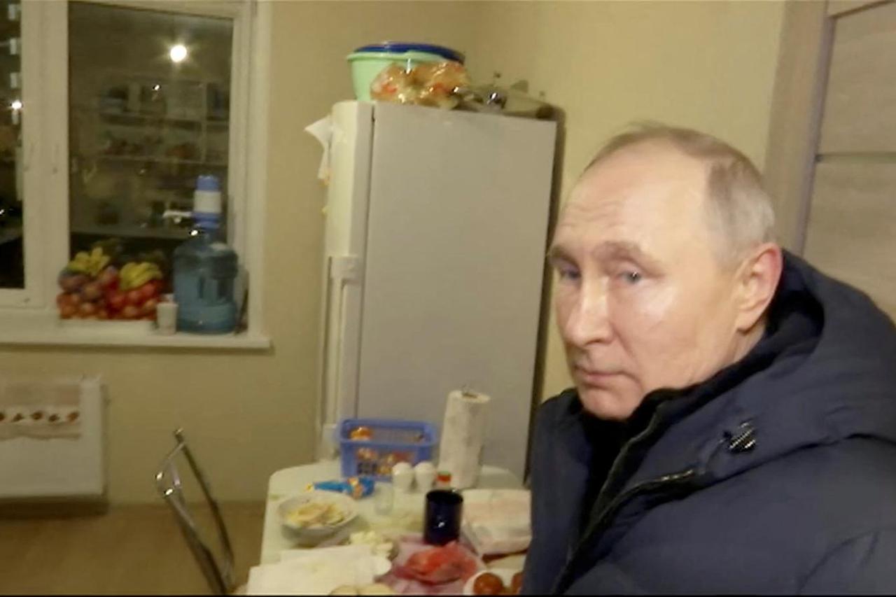 Russian President Vladimir Putin visits Mariupol