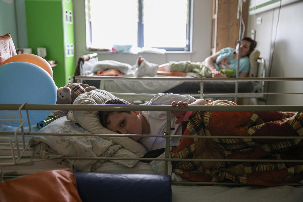 Civili ozlijeđeni u ruskim napadima nalaze se na liječenju u bolnici u Kijevu