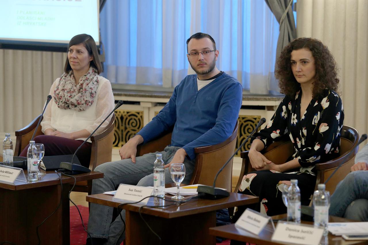 Zagreb: Konferencija za medije o rezultatima istraživanja "Zašto mladi odlaze iz RH"
