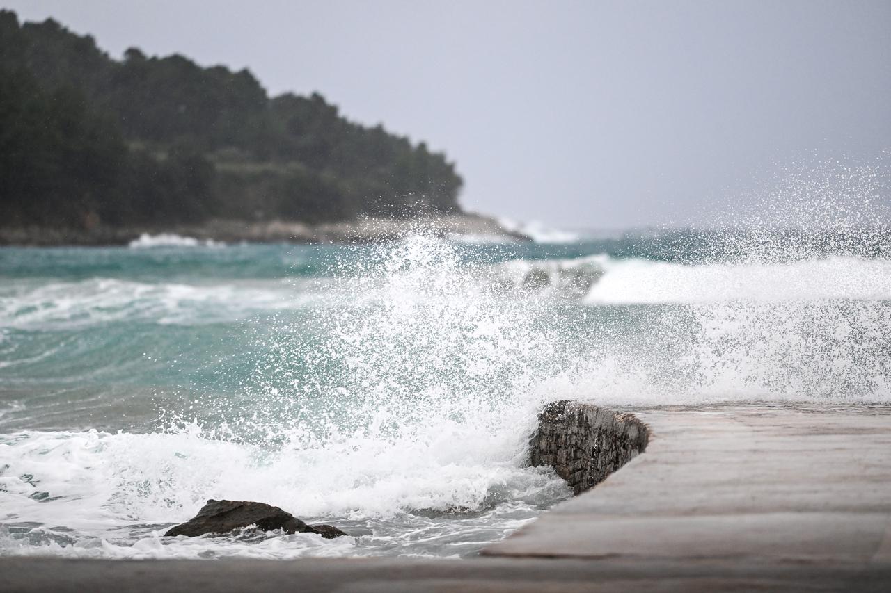 Vjetar i kiša na otoku Korčuli