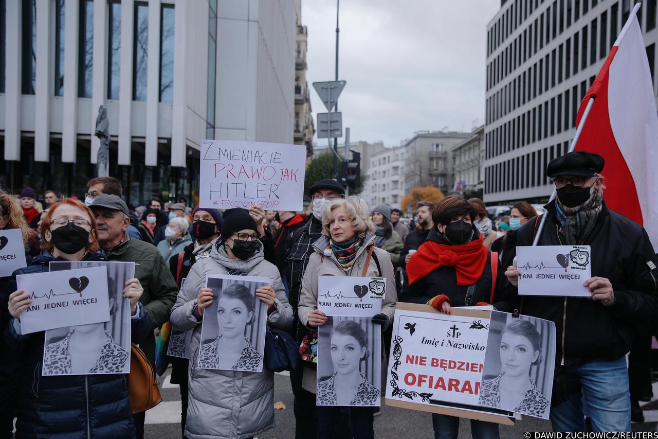 People protest after a death of Izabela, a 30-year-old woman in the 22nd week of pregnancy with activists saying she could still be alive if the abortion law wouldn't be so strict in Warsaw