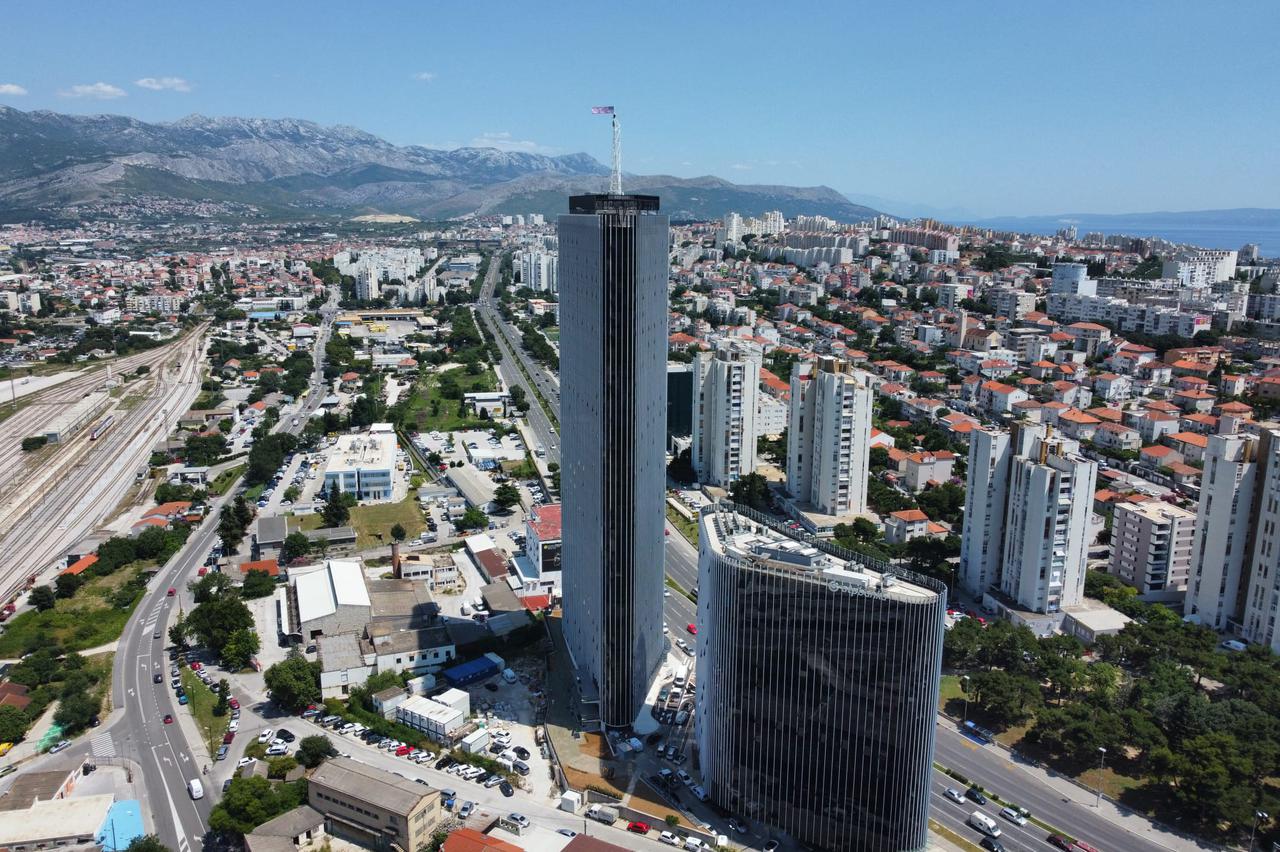 Dalmatia Tower u Splitu izvijesio američku zastavu povodom Dana nezavisnosti