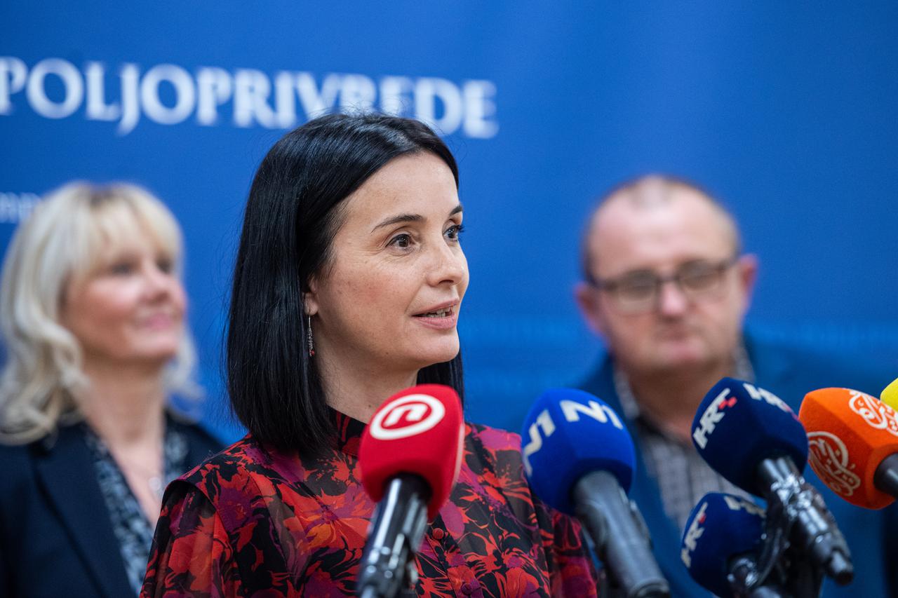 Zagreb: Ministrica poljoprivrede dala je izjavu za medije nakon sastanka s predstavnicima svinjogojaca