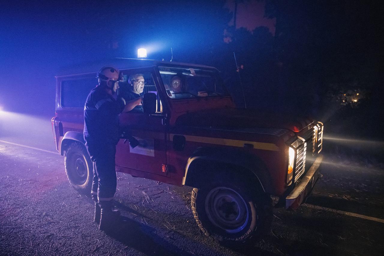 Firefighters Battle 'Monster' Wildfire Near Bordeaux - France