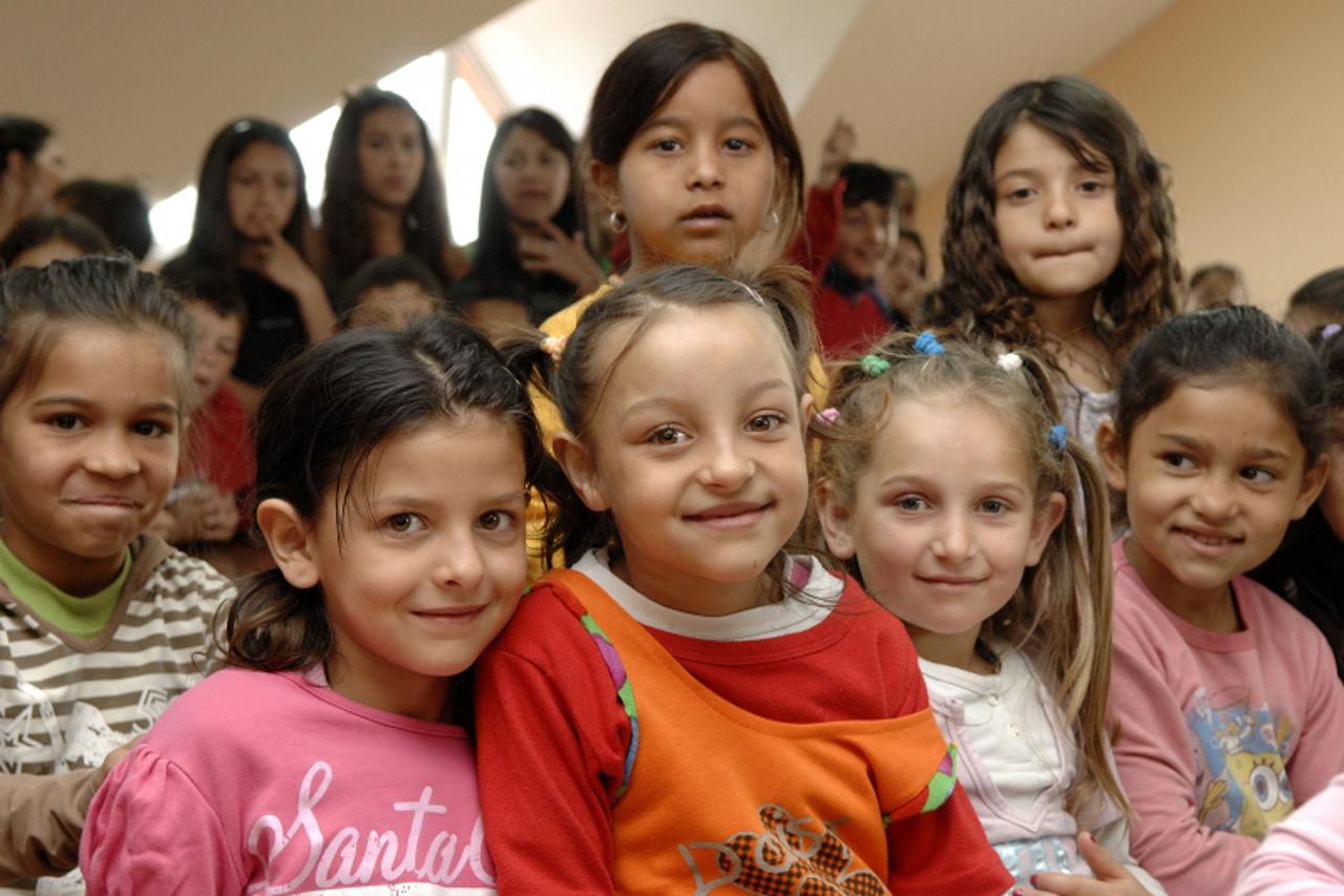 '08.04.2011., Kursanec- Proslava svjetskog dana roma u djecjem vrticu Pirgo. Photo: Vjeran Zganec-Rogulja/PIXSELL'