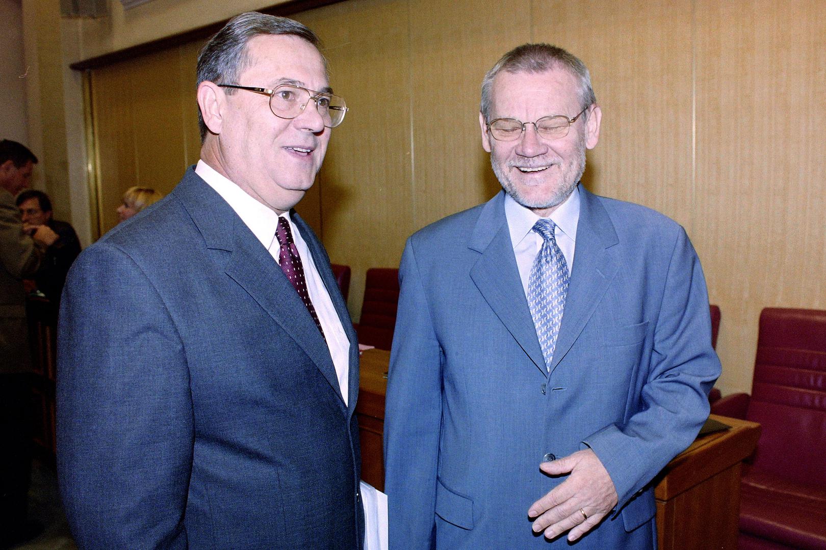 Nakon izbora 2000. godine HSS ulazi u vlast koju predvodi Račanov SDP. Na izborima osvajaju sjajnih 17 mandata, od kojih je jedan manjinac. Zlatko Tomčić postaje predsjednik Sabora.