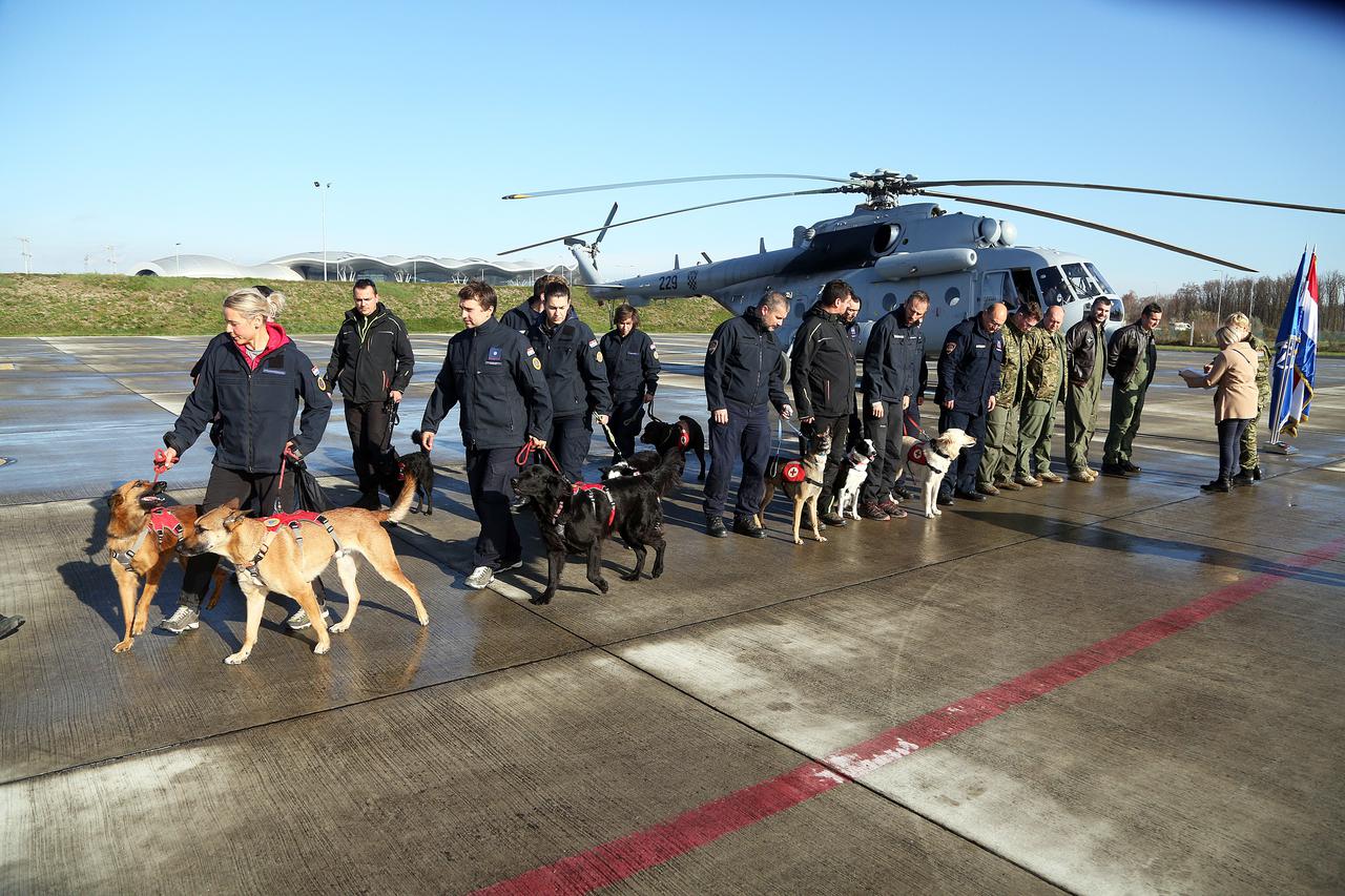 Povratak pripadnika zračnih snaga i Civilne zaštite sa psima iz Albanije