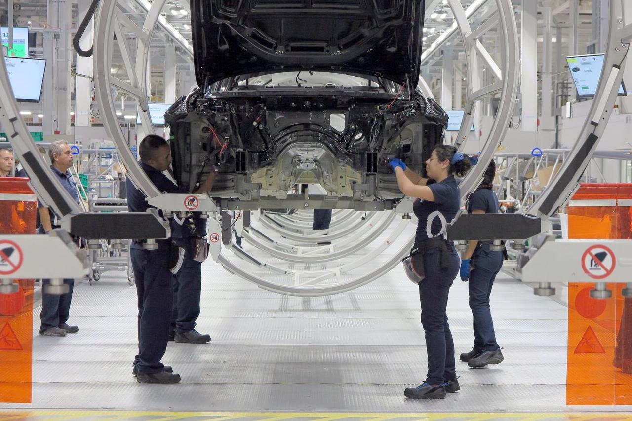 BMW opens new plant in Mexico