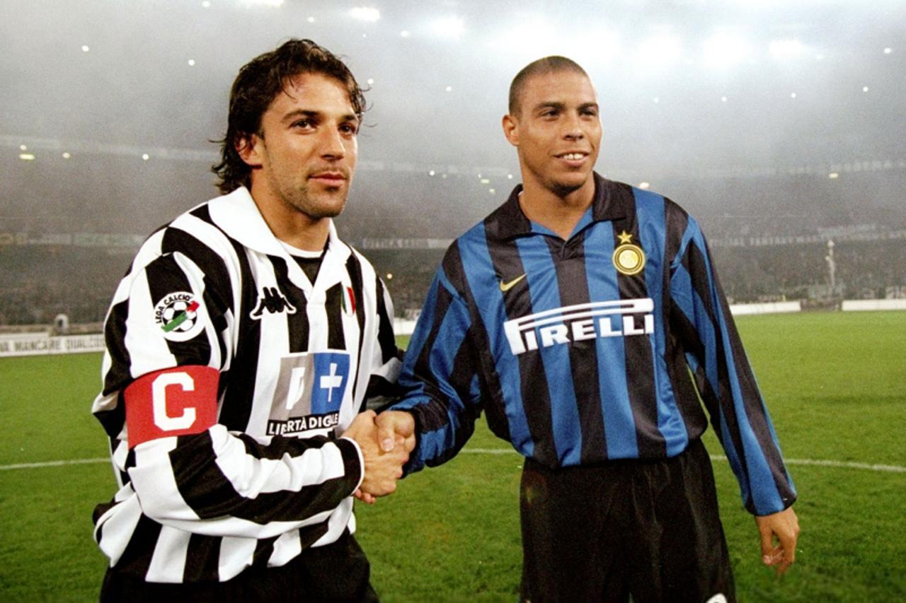'25 Oct 1998: Ronaldo of Inter Milan and Alessandro Del Piero of Juventus during the Italian Serie A match at the Delle Alpi Stadium in Torino, Italy. Juventus won the game 1-0. '