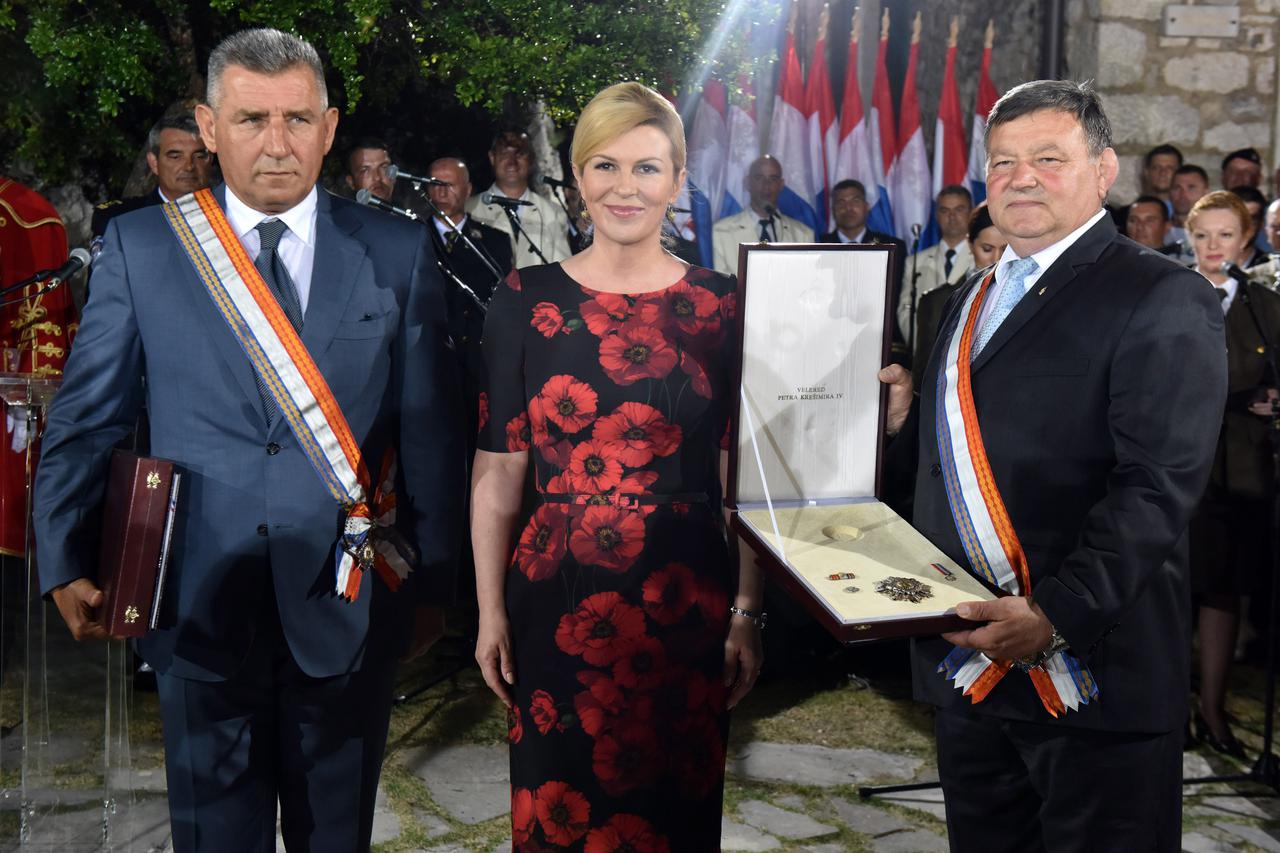 Predsjednica odlikovala generale Antu Gotovinu i Mladena Markača