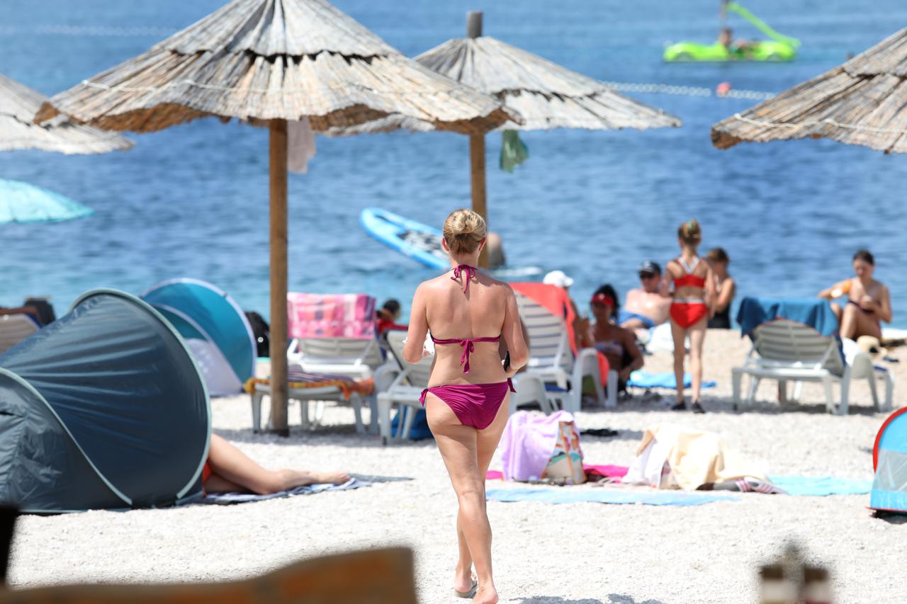 Plaže u Primoštenu su pune kupača