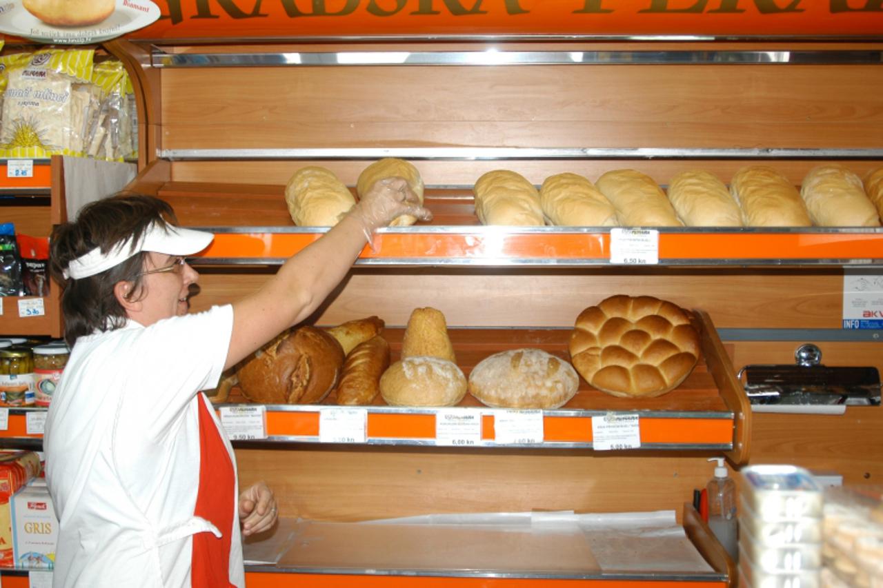'19.08.2010., Bjelovar - Bjelovarski pekari jos dvoje o povecanju cijena kruha i ostalih proizvoda Photo: Damir Spehar/PIXSELL'