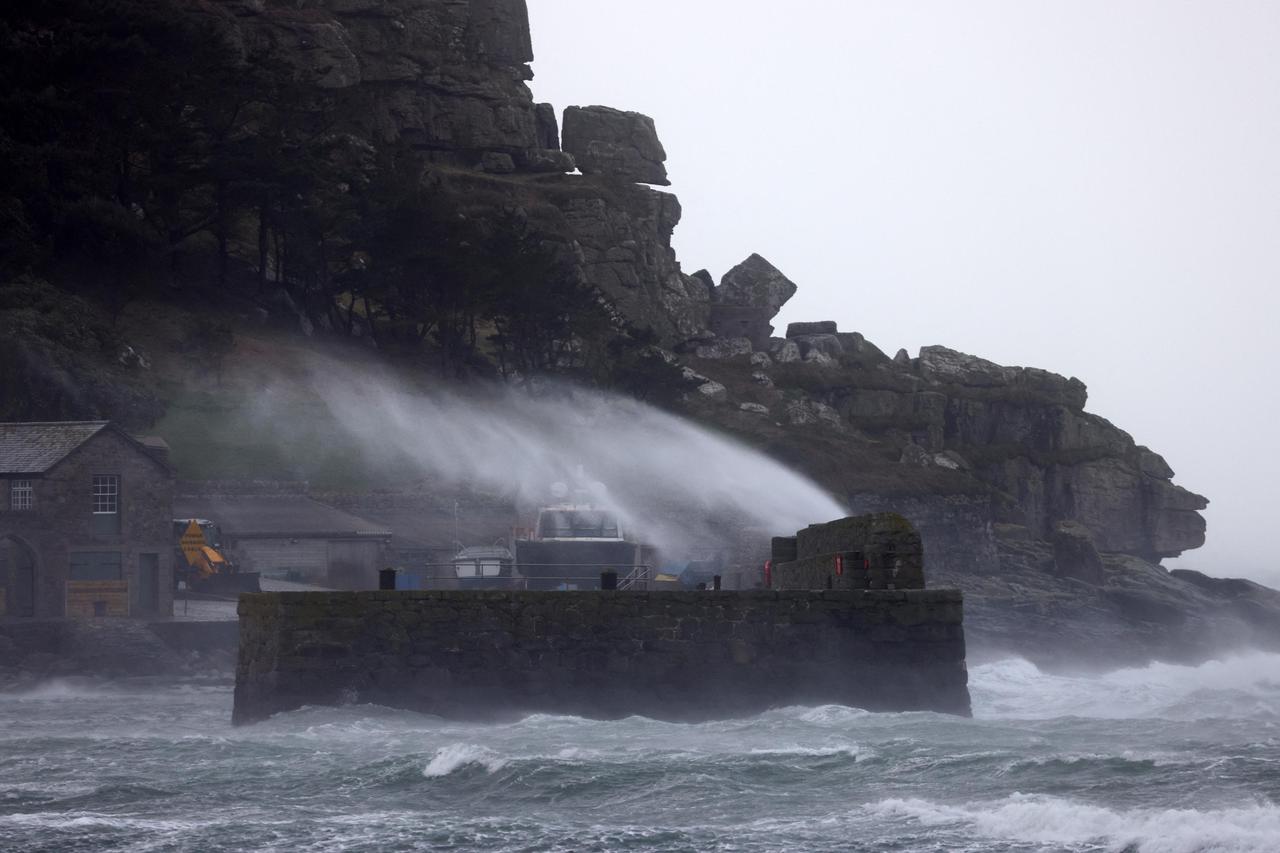 Storm Eunice in Cornwall