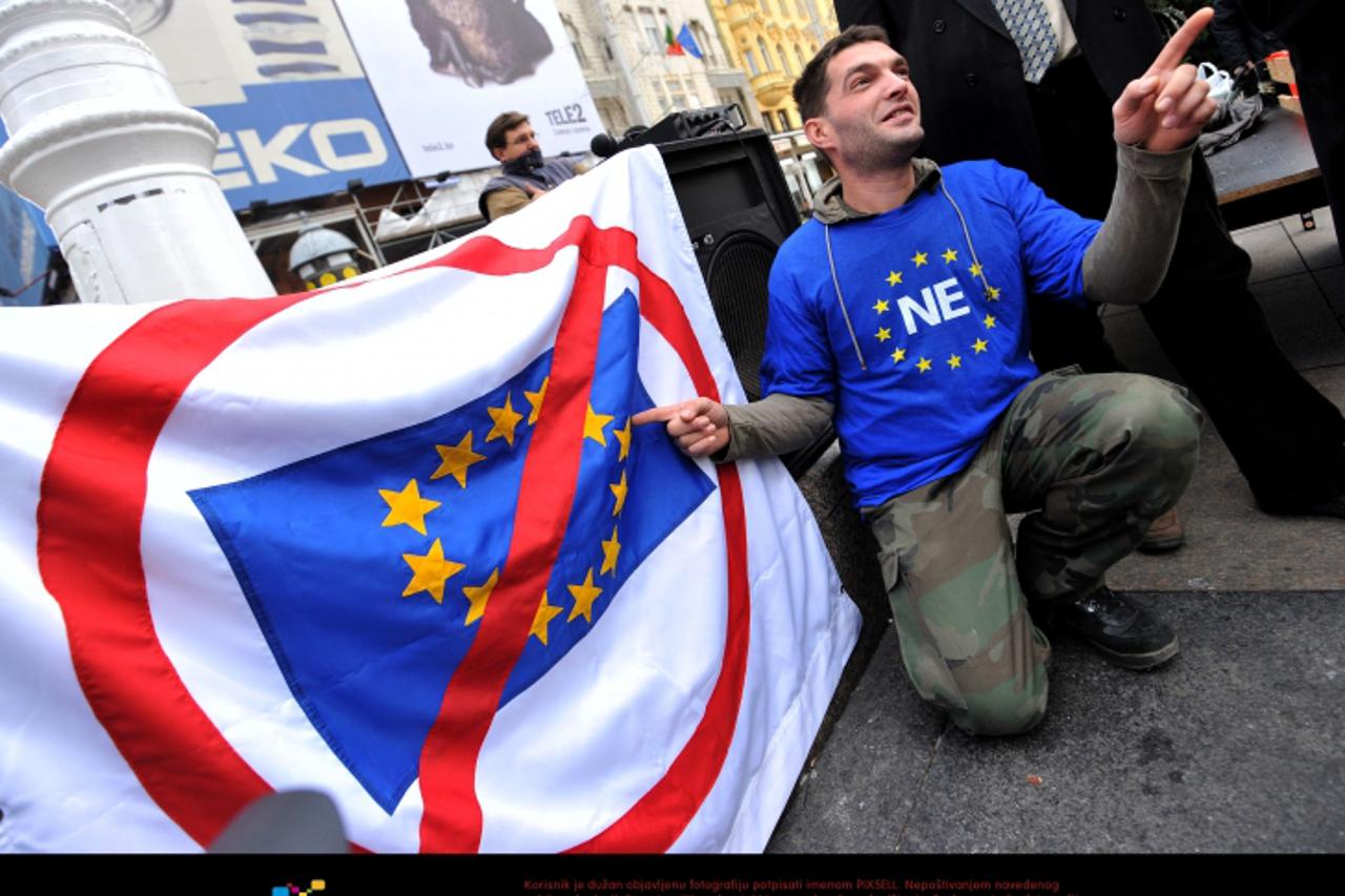 '09.12.2011., Zagreb - Na trgu bana Josipa Jelacica odrzao se prosvjed protiv ulaska u Europsku uniju.  Photo: Marko Lukunic/PIXSELL'
