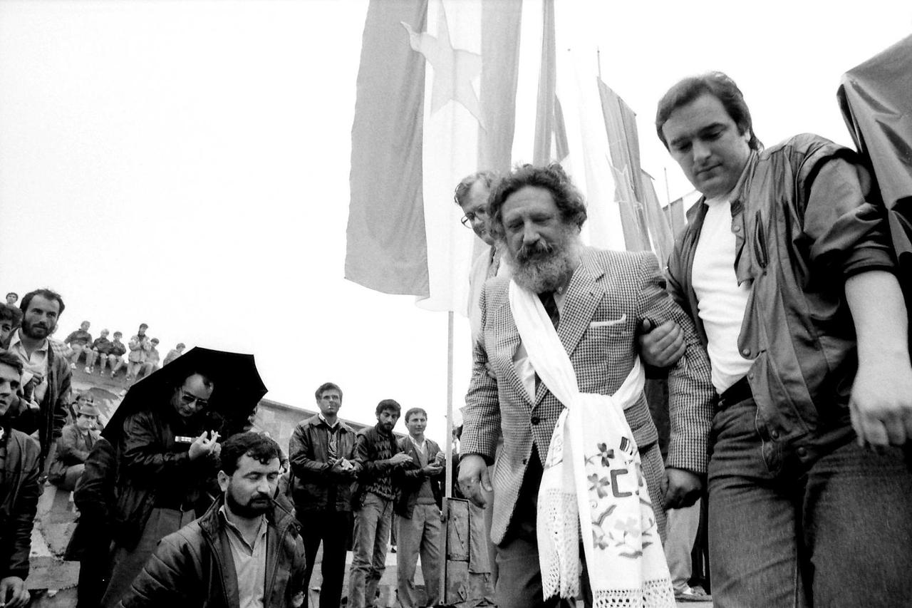 Jovan Rašković na mitingu u Pakracu 16.06.1990.