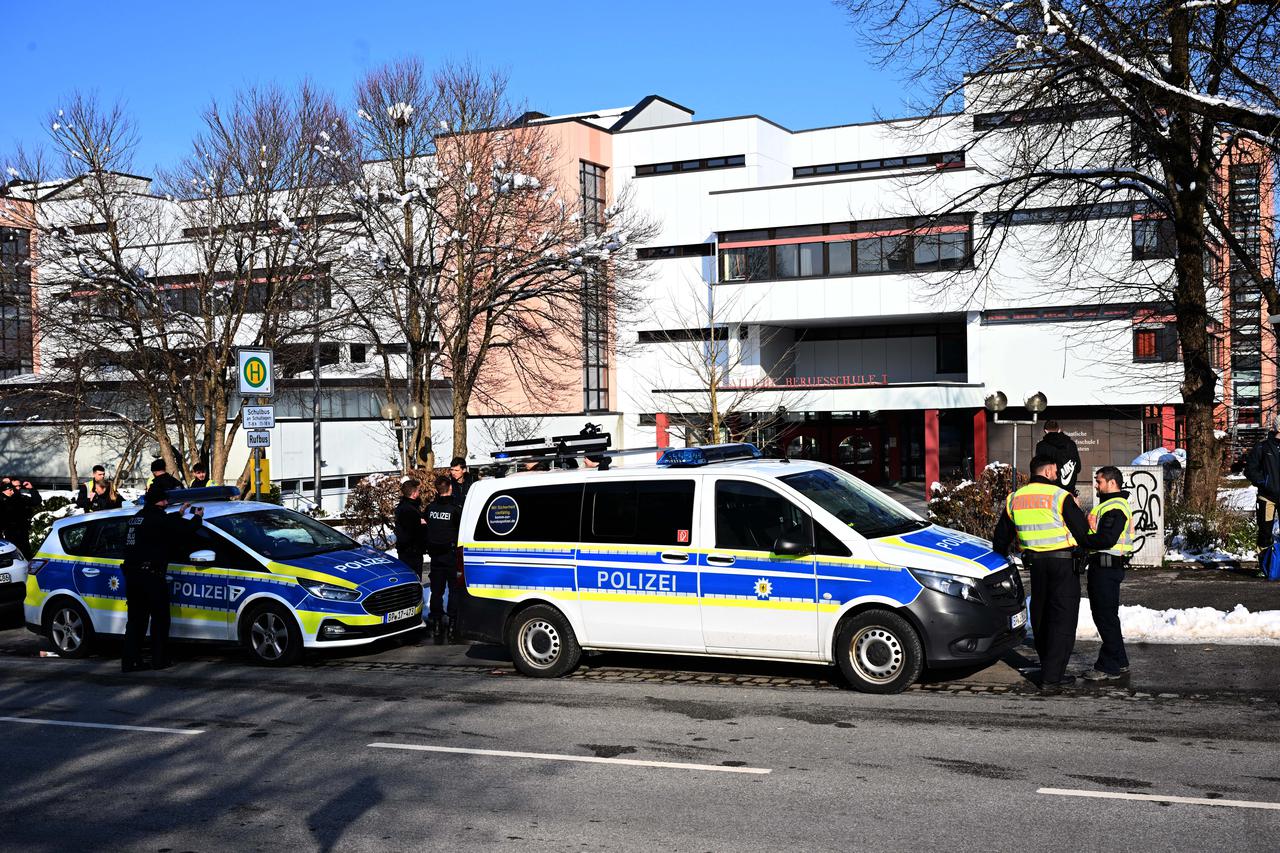 Large-scale police operation at school in Traunstein, Bavaria