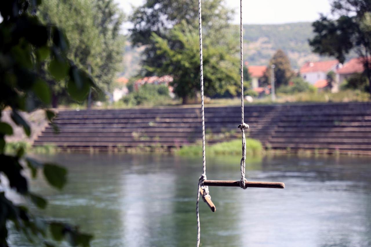 Trilj: U Cetini se utopila 13-godišnja djevojčica