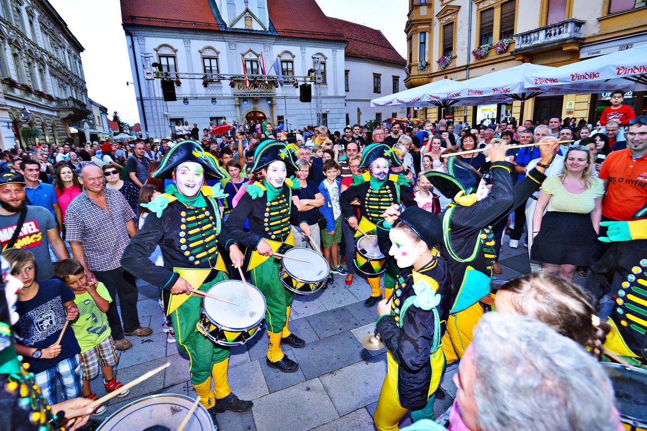 22.08.2015. Centar gradat, Varazdin - 2. dan Spancirfesta gradske ulice i trgove zauzeli su ulicni performeri koji svojim nastupima odusevljavaju posjetitelje Photo: 