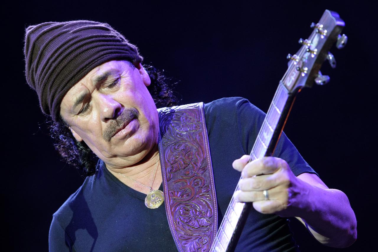 29.0Svjetski poznati gitarist Carlos Santana nastupio je ispred zadarskih Jazina pred nekoliko desetaka tisuca posjetitelja. Photo: Dino Stanin/PIXSELL