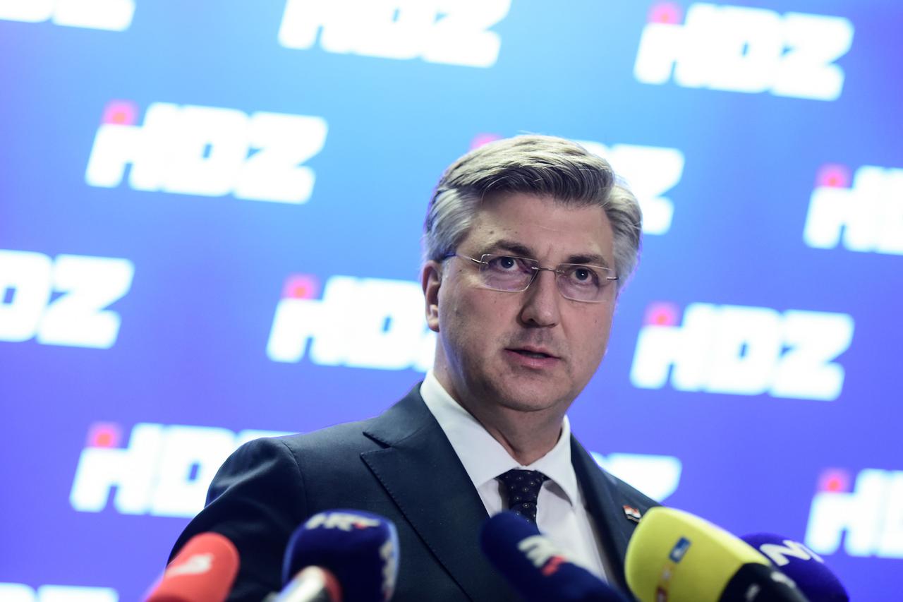 Zagreb: Premijer Plenković dao je izjavu za medije nakon sjednice šireg Predsjedništva HDZ-a