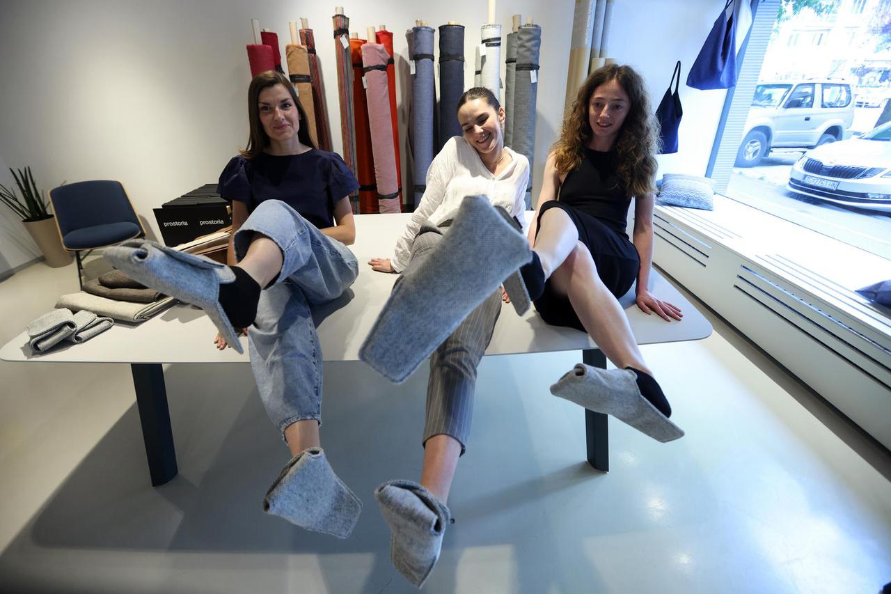Zagreb: Mlade umjetnice dobile nagradu za dizajn kućnih papuča