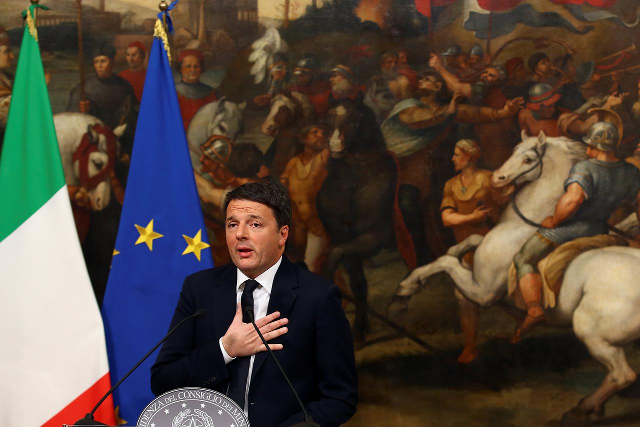 Matteo Renzi talks to President Sergio Mattarella