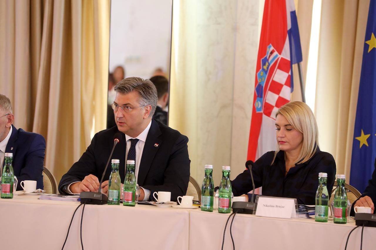 Opatija: Premijer Plenković sa predstavnicima turističkog sektora