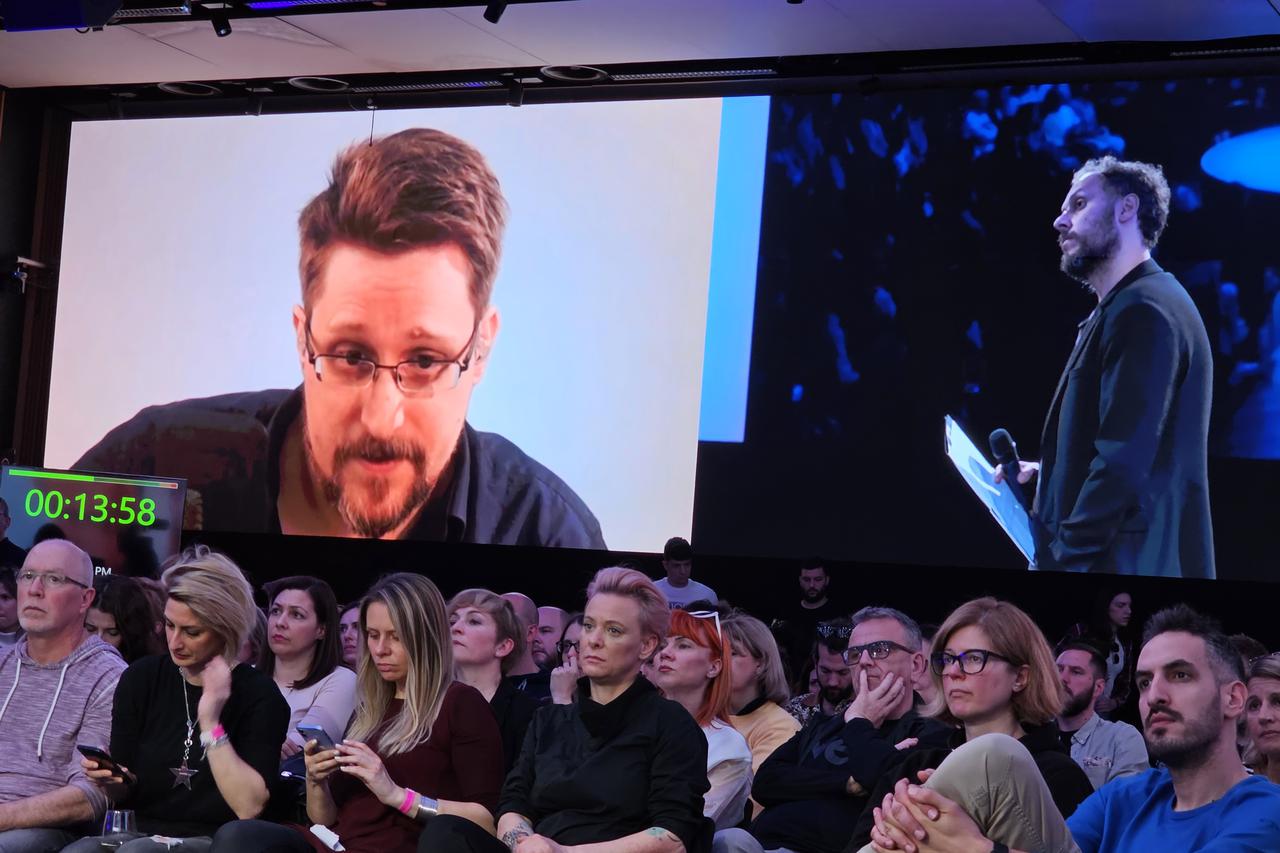 Edward Snowden na Danima komunikacija
