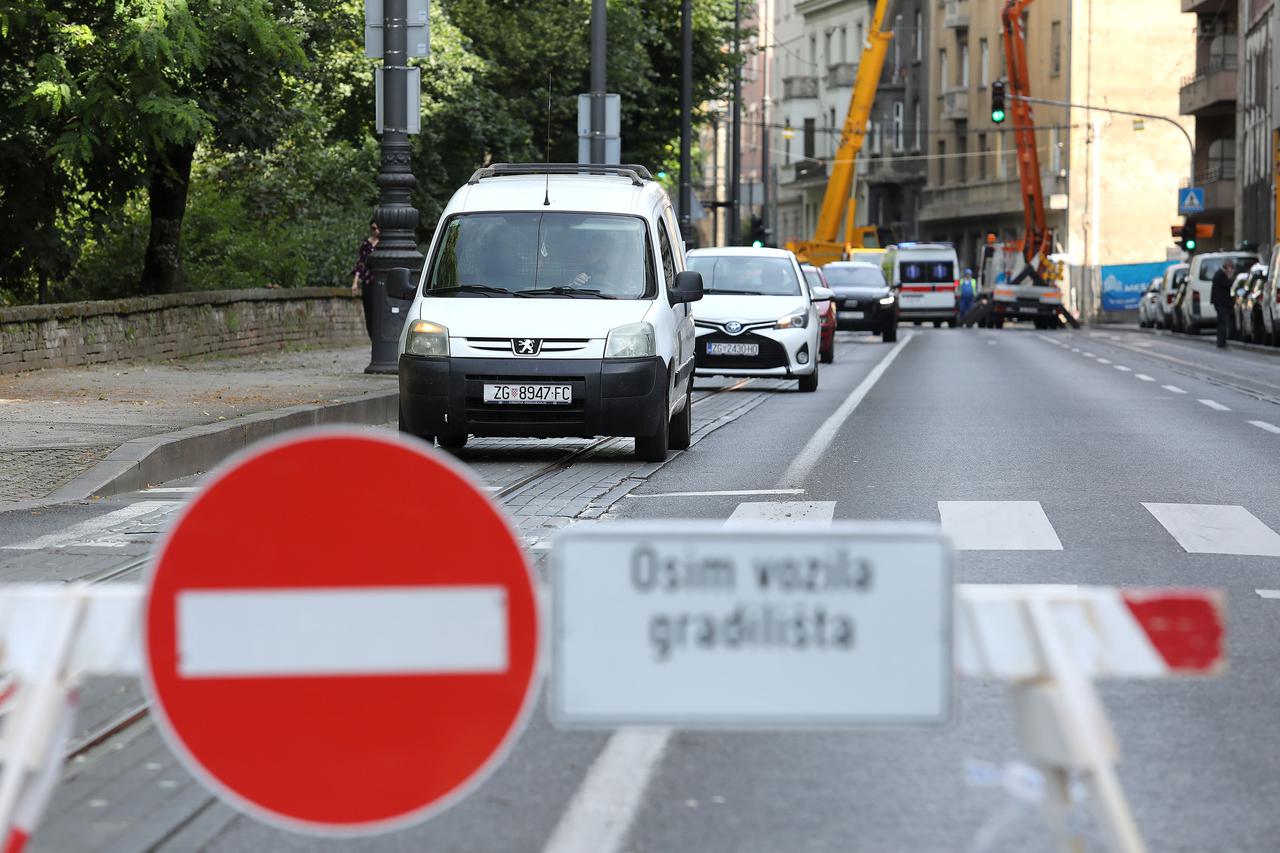 Zagreb: Ulica Ribnjak zbog radova zatvorena za promet u smjeru sjevera