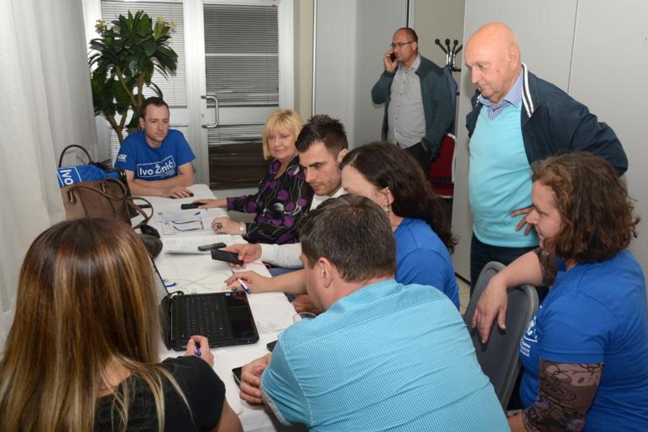 Čekanje rezultata lokalnih izbora u stožeru Ive Žinića