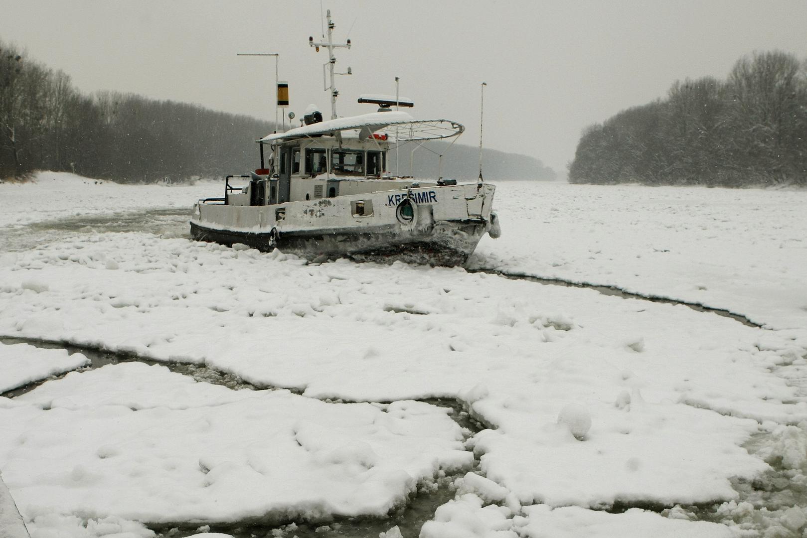 Dok se Osijek jutros u 10 sati grijao na ugodnih 11,5 stupnjeva, prije točno 12 godina bilo je toliko hladno da se i rijeka Drava zaledila. 