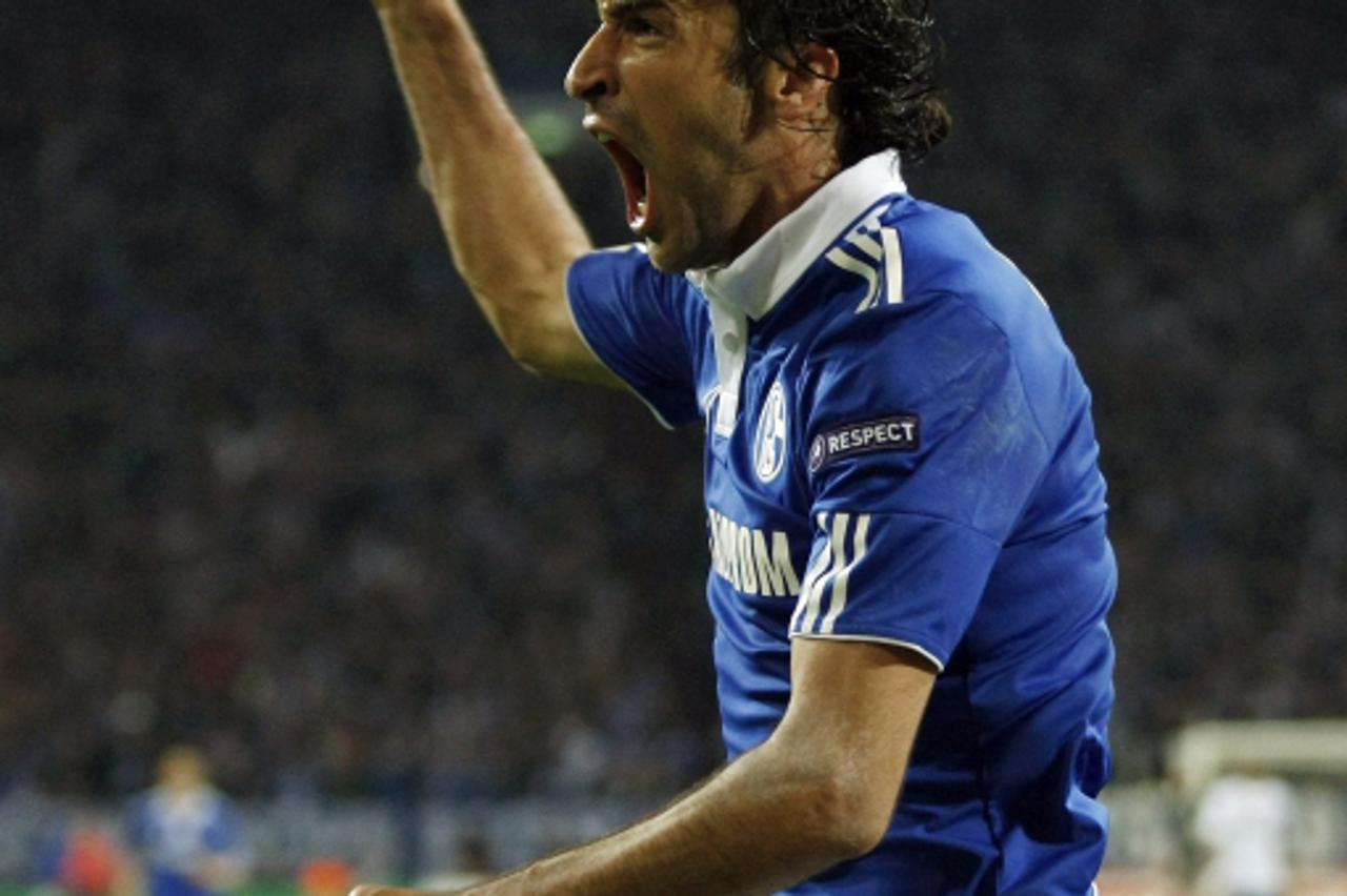 'Raul of Schalke 04 celebrates a goal against Inter Milan during the second leg of their Champions League quarter-final soccer match in Gelsenkirchen April 13, 2011. REUTERS/ Ina Fassbender(GERMANY - 