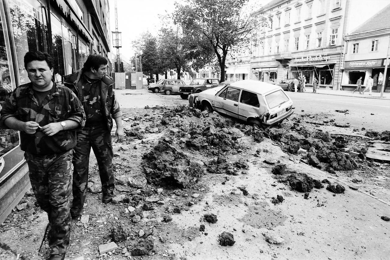 Karlovac: Razrušene ulice i kuće nakon granatiranja srpske vojske 1991.-1993.