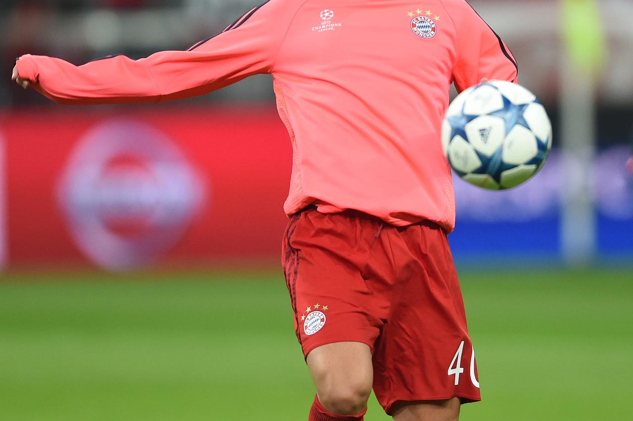 Munich's  Fabian Benko in action during warming up prior to ? the Champions League Group F match Bayern Munich vs Dinamo Zagreb in Munich, Germany, 29 September 2015. Photo: Andreas Gebert/dpa/DPA/PIXSELL