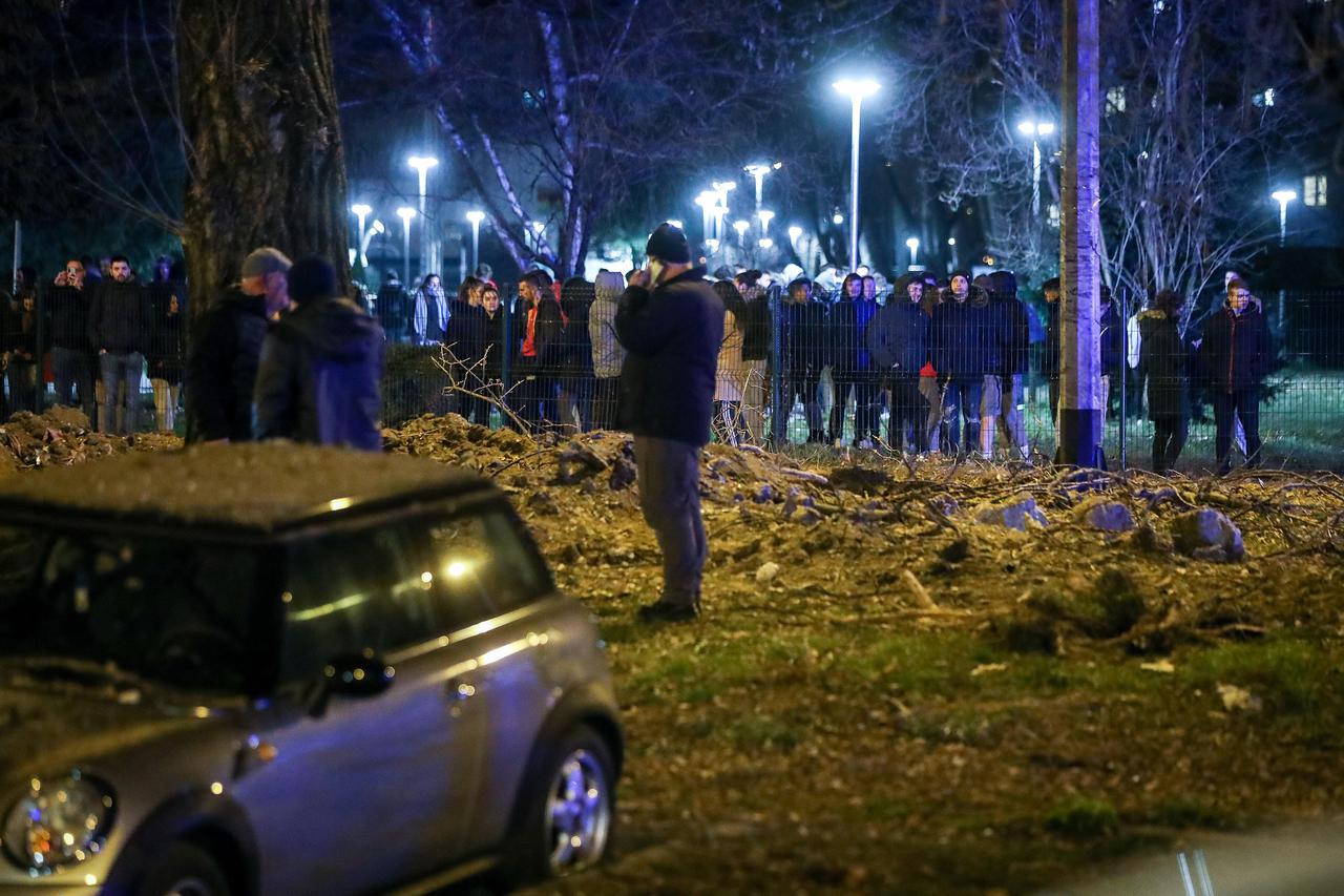 Zagreb: Nakon snažne eksplozije nepoznati predmet pao nedaleko SC Stjepan Radić