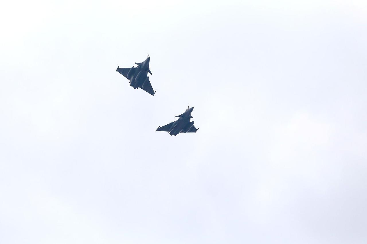 Dva borbena aviona preletjela su iznad Zagreba
