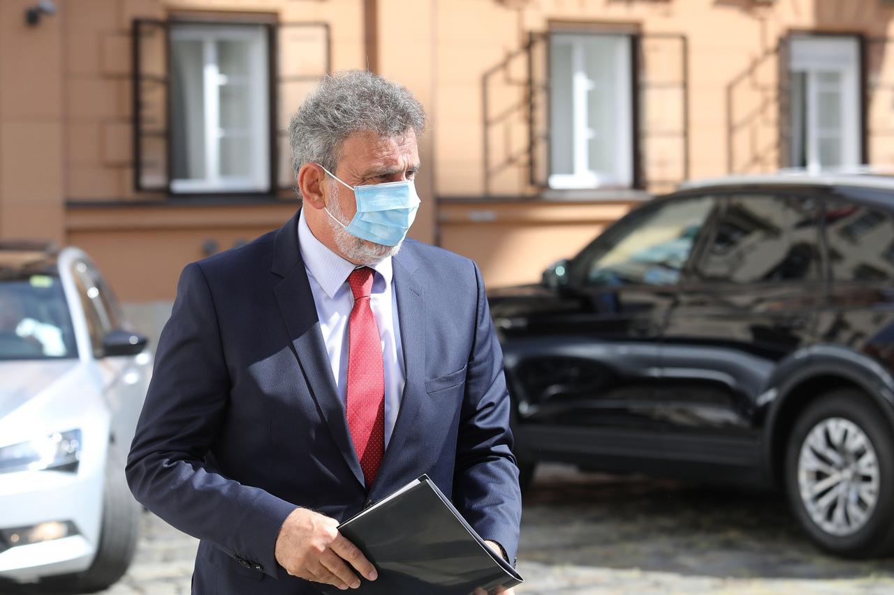 Zagreb: Dolazak ministara i obraćanje medijima prije sjednice Užeg kabineta Vlade