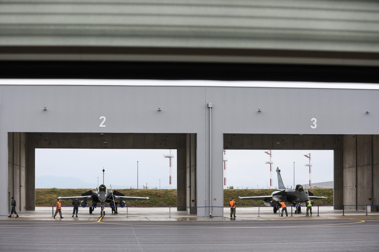 Zagreb: Rafalei će, dok nisu u zraku, biti parkirani u hangarima u vojarni