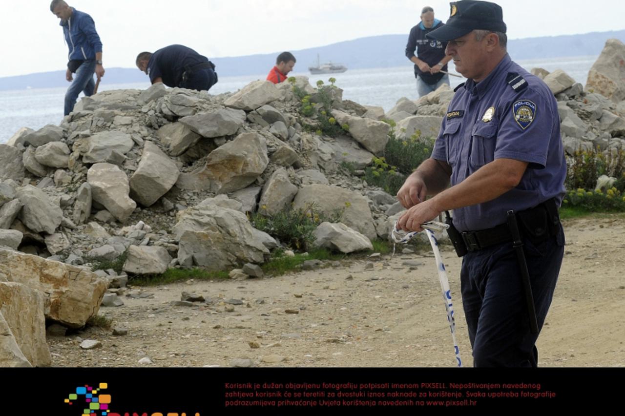 '17.10.2012., Split - U lucici Zenta pronadjeno je truplo muskarca bez glave i nogu. Policija radi ocevid. Photo: Tino Juric/PIXSELL'