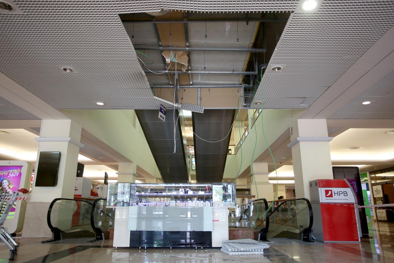 Rijeka: Žena propala kroz strop u shoping centru