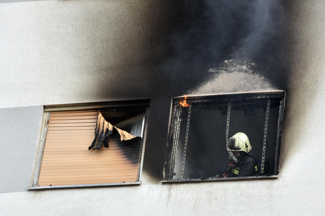 Vatrogasci evakuirali stanare iz stana u kojemu je izbio požar