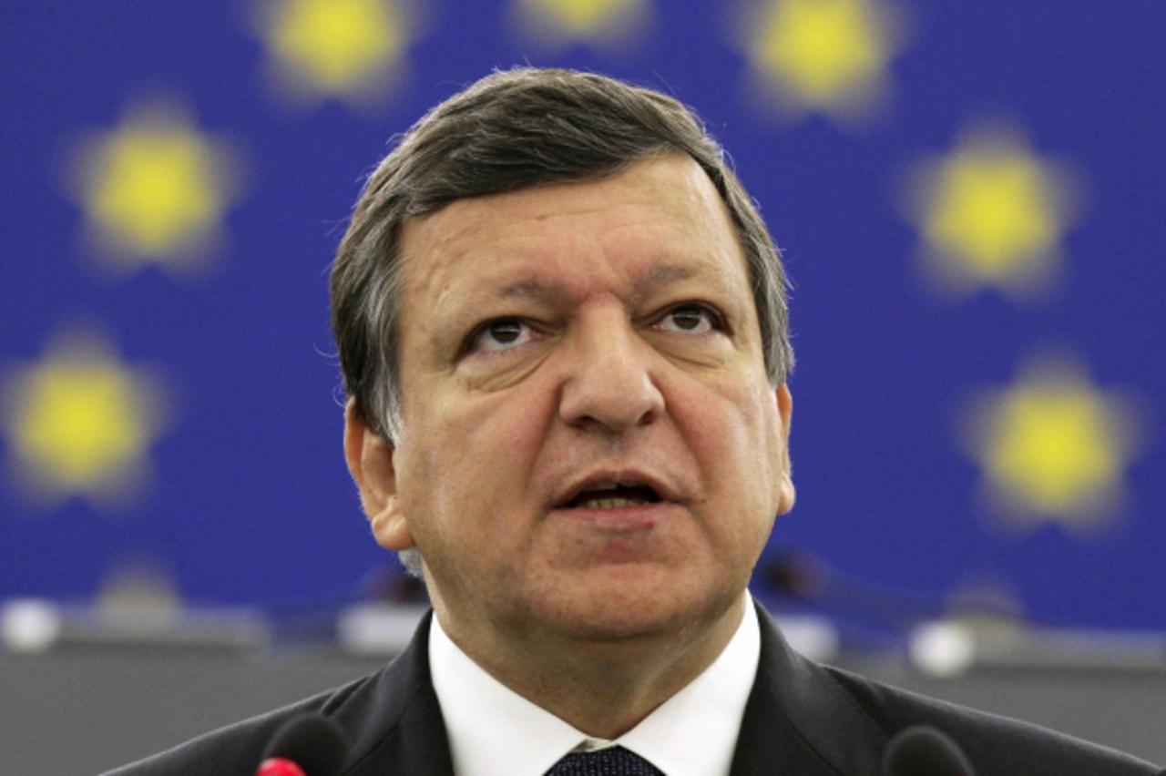 'European Commission President Jose Manuel Barroso delivers a policy speech about the state of the European Union at the European Parliament in Strasbourg September 7, 2010. Economic recovery is gathe