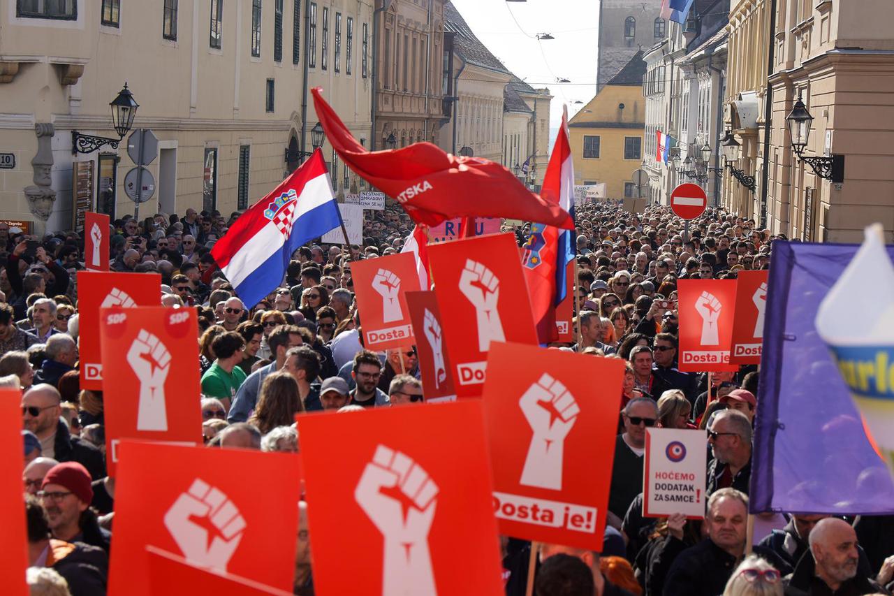 Zagreb: Prosvjed lijevo-liberalne oporbe: "Dosta je! Idemo na izbore!" 