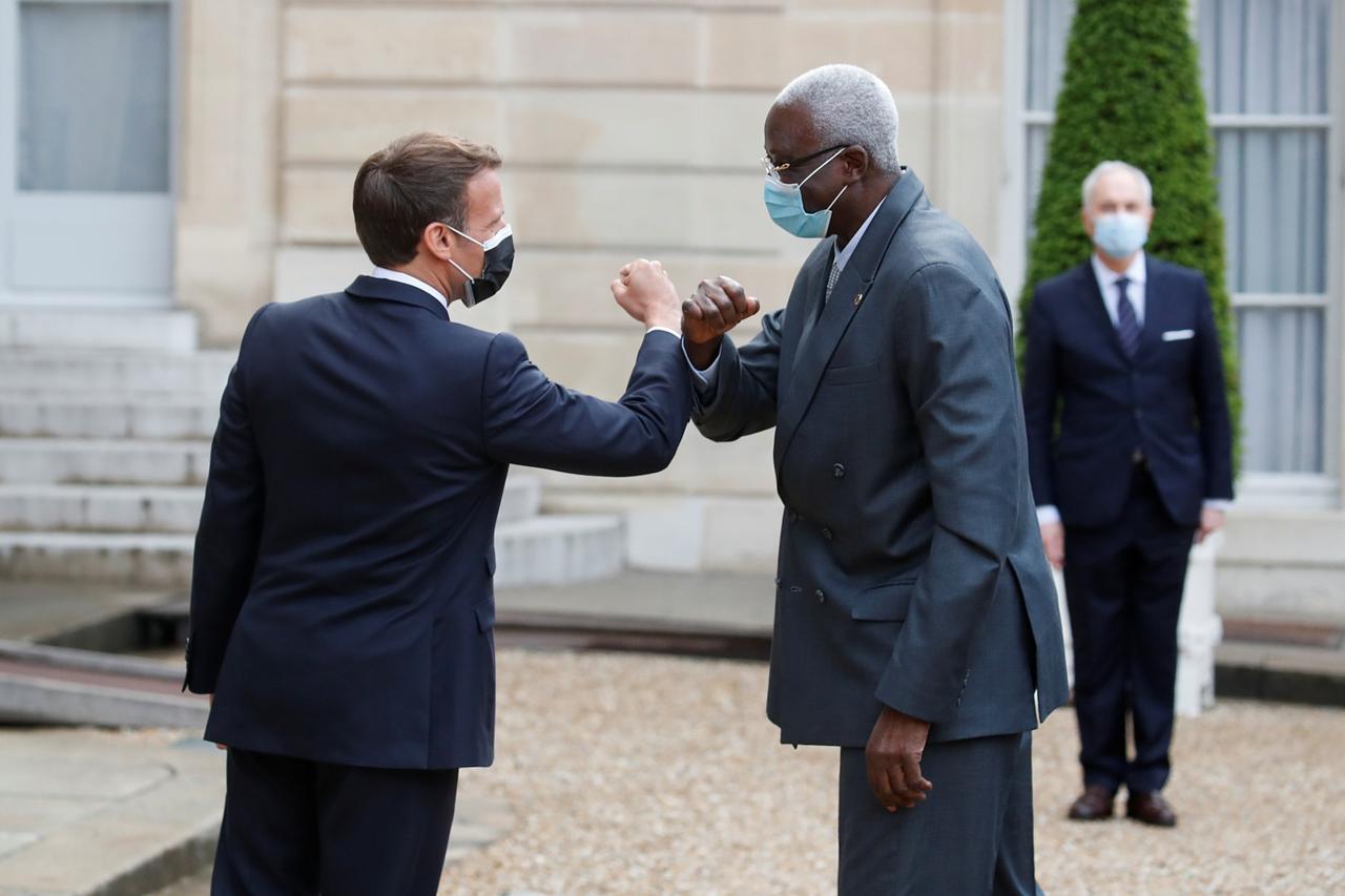 Privremeni predsjednik Bah Ndaw koji je svrgnut s vlasti i francuski predsjednik Emmanuel Macron
