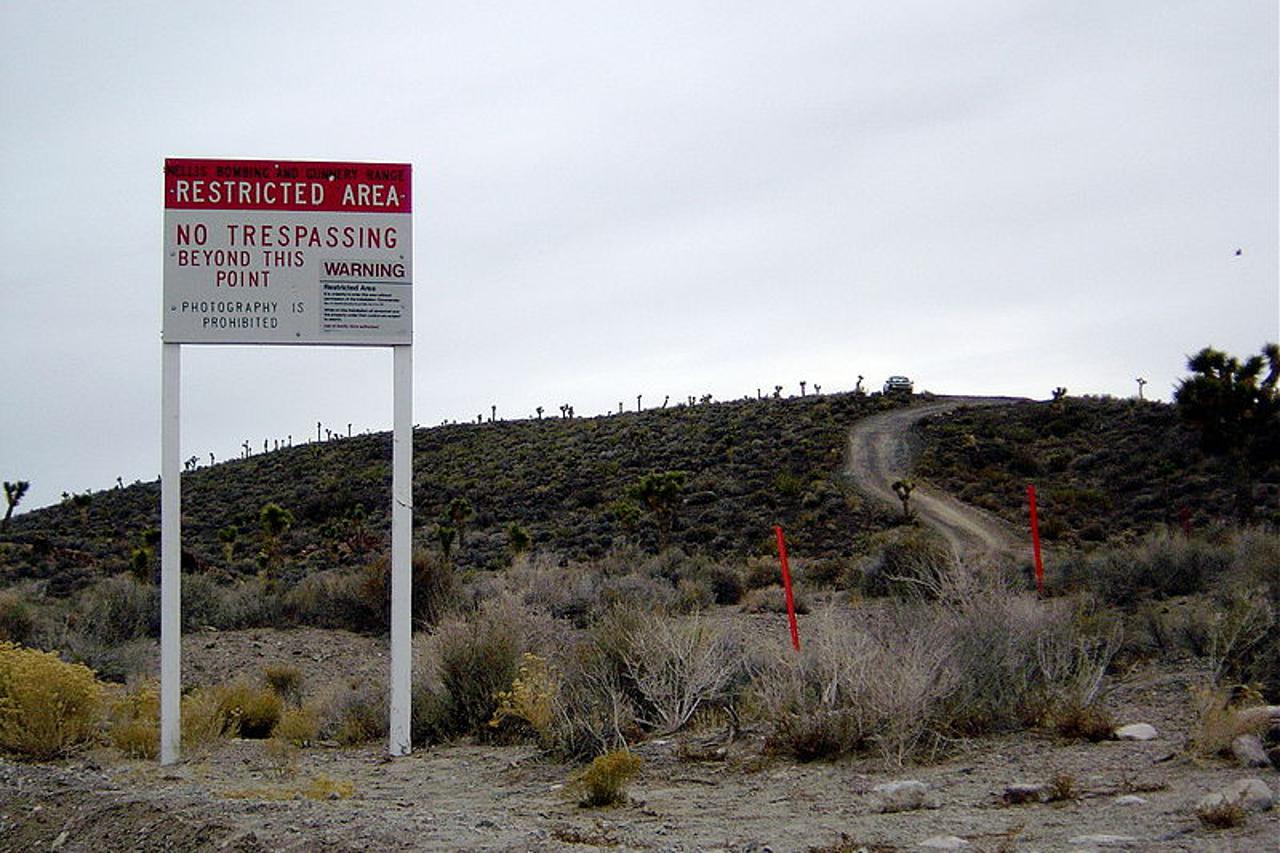 Vojna baza smještena u južnom dijelu zapadne Nevade u Sjedinjenim Američkim Državama