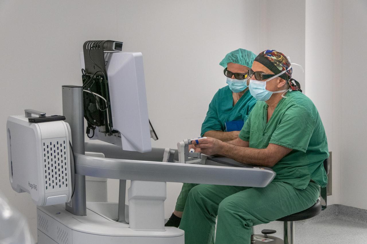 U KBC-u Split uspješno obavljeni prvi operacijski zahvati pomoću robota asistenta