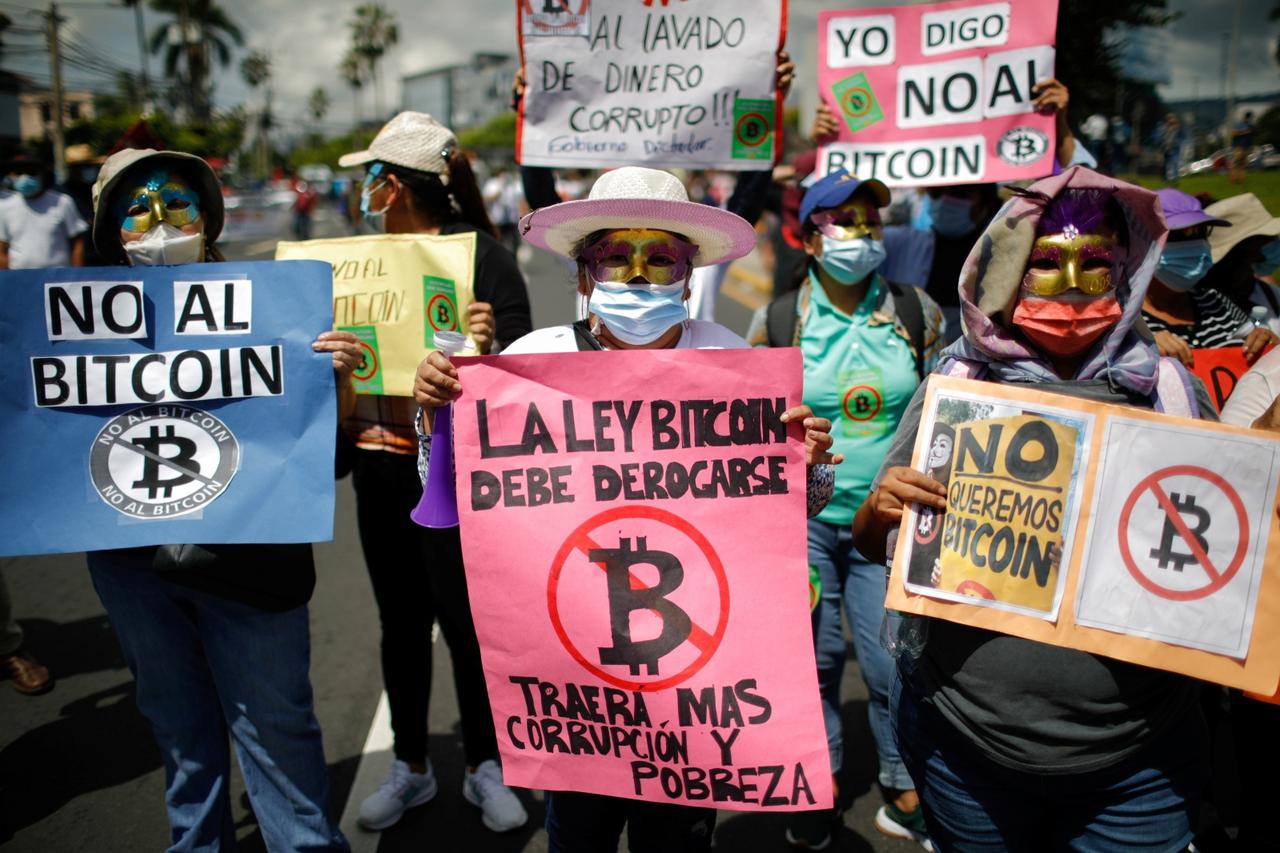 Protest against the use of Bitcoin as legal tender, in San Salvador