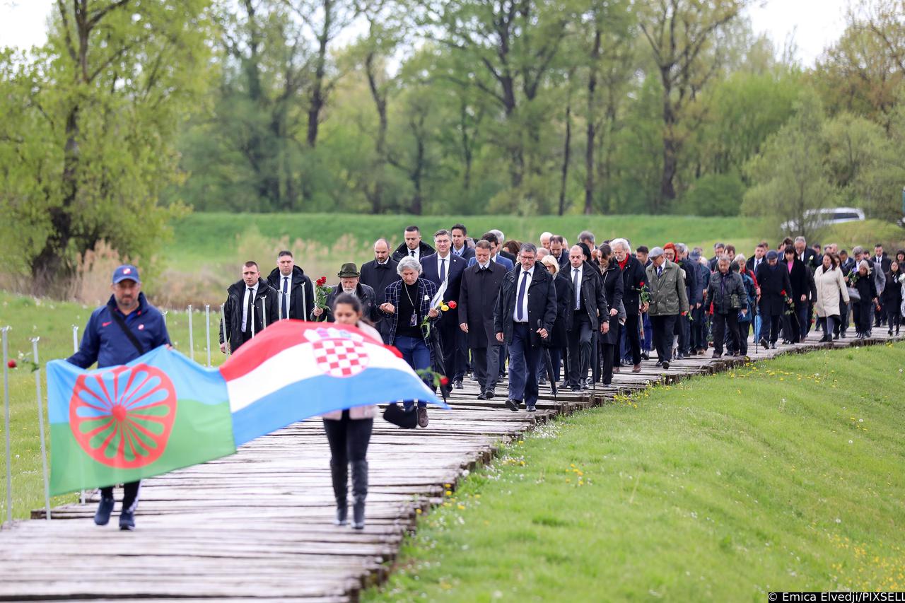 Predstavnici manjina odali počast žrtvama ustaškog logora u Jasenovcu